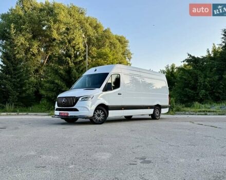 Белый Мерседес Sprinter, объемом двигателя 0 л и пробегом 290 тыс. км за 25000 $, фото 67 на Automoto.ua
