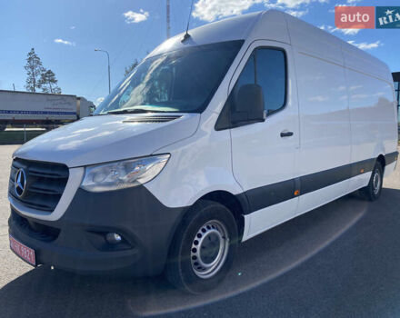 Белый Мерседес Sprinter, объемом двигателя 2.1 л и пробегом 350 тыс. км за 24300 $, фото 3 на Automoto.ua