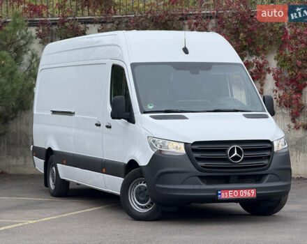 Белый Мерседес Sprinter, объемом двигателя 2 л и пробегом 240 тыс. км за 25999 $, фото 1 на Automoto.ua