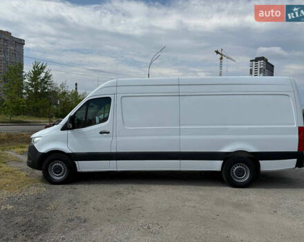 Белый Мерседес Sprinter, объемом двигателя 3 л и пробегом 303 тыс. км за 36999 $, фото 4 на Automoto.ua
