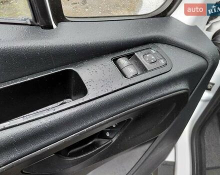 Белый Мерседес Sprinter, объемом двигателя 0 л и пробегом 207 тыс. км за 22600 $, фото 58 на Automoto.ua
