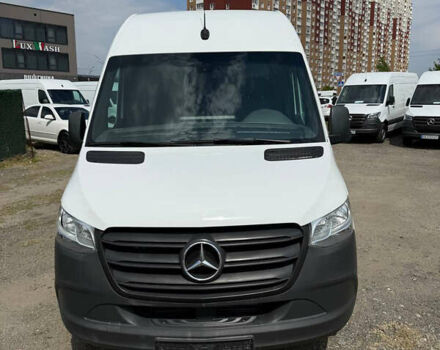 Белый Мерседес Sprinter, объемом двигателя 3 л и пробегом 303 тыс. км за 36999 $, фото 1 на Automoto.ua