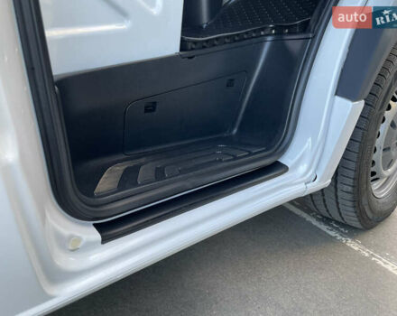 Белый Мерседес Sprinter, объемом двигателя 2.2 л и пробегом 288 тыс. км за 24900 $, фото 43 на Automoto.ua