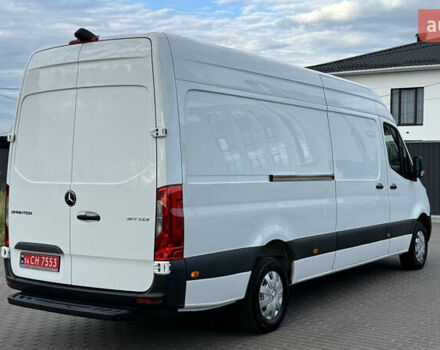 Белый Мерседес Sprinter, объемом двигателя 0 л и пробегом 241 тыс. км за 24900 $, фото 5 на Automoto.ua