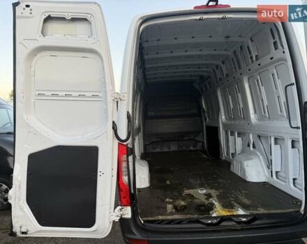 Белый Мерседес Sprinter, объемом двигателя 2 л и пробегом 311 тыс. км за 23900 $, фото 1 на Automoto.ua