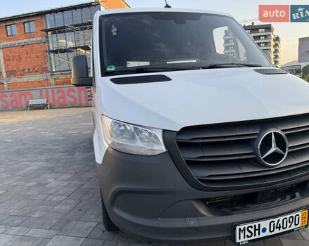 Білий Мерседес Sprinter, об'ємом двигуна 2.14 л та пробігом 332 тис. км за 21863 $, фото 2 на Automoto.ua