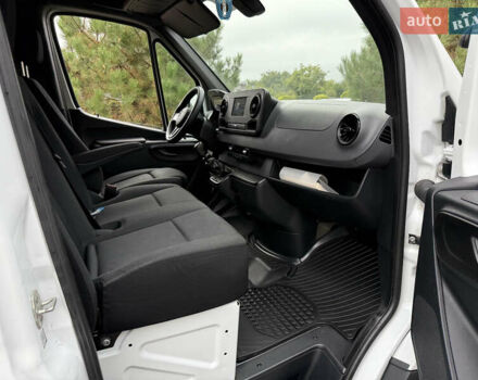 Белый Мерседес Sprinter, объемом двигателя 2 л и пробегом 240 тыс. км за 25999 $, фото 40 на Automoto.ua