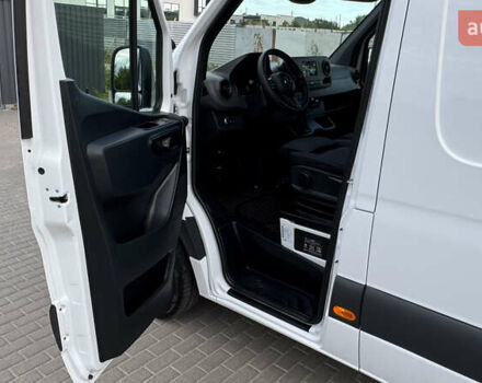 Белый Мерседес Sprinter, объемом двигателя 0 л и пробегом 241 тыс. км за 24900 $, фото 22 на Automoto.ua