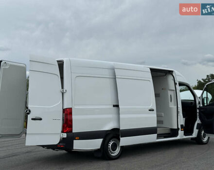 Белый Мерседес Sprinter, объемом двигателя 2.2 л и пробегом 299 тыс. км за 25900 $, фото 40 на Automoto.ua