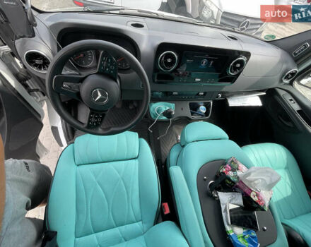 Білий Мерседес Sprinter, об'ємом двигуна 1.95 л та пробігом 560 тис. км за 46717 $, фото 3 на Automoto.ua