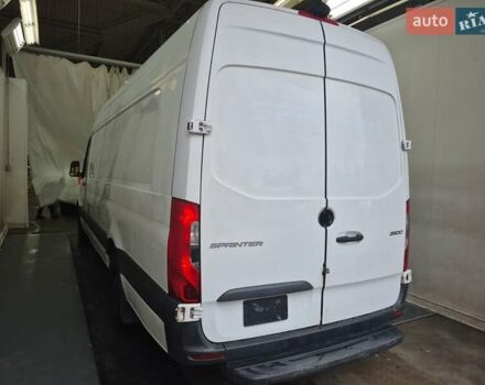Белый Мерседес Sprinter, объемом двигателя 3 л и пробегом 1 тыс. км за 25999 $, фото 3 на Automoto.ua