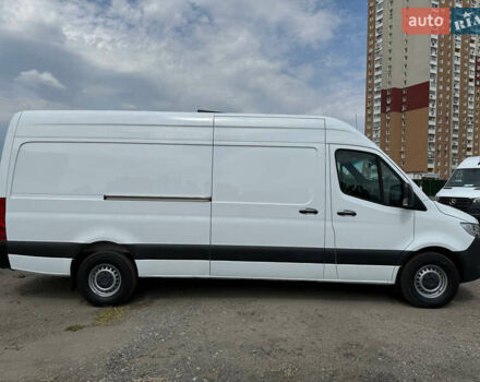 Белый Мерседес Sprinter, объемом двигателя 3 л и пробегом 303 тыс. км за 36999 $, фото 3 на Automoto.ua