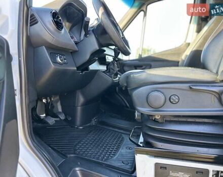 Белый Мерседес Sprinter, объемом двигателя 2.08 л и пробегом 145 тыс. км за 28999 $, фото 36 на Automoto.ua