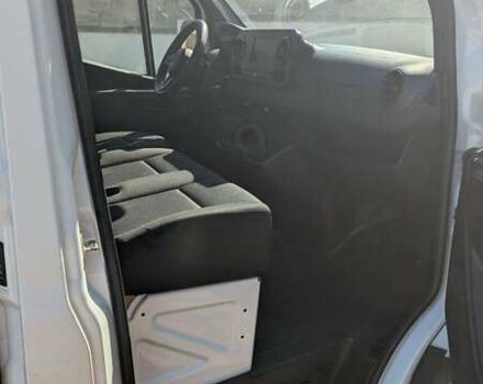 Белый Мерседес Sprinter, объемом двигателя 1.95 л и пробегом 191 тыс. км за 27900 $, фото 2 на Automoto.ua