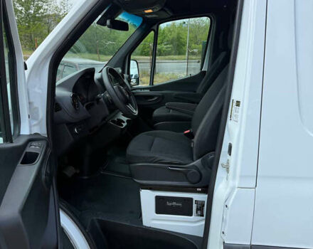 Белый Мерседес Sprinter, объемом двигателя 3 л и пробегом 303 тыс. км за 36999 $, фото 11 на Automoto.ua