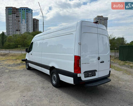 Белый Мерседес Sprinter, объемом двигателя 3 л и пробегом 303 тыс. км за 36999 $, фото 5 на Automoto.ua