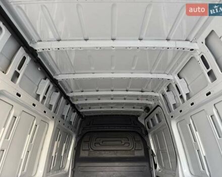 Белый Мерседес Sprinter, объемом двигателя 2 л и пробегом 311 тыс. км за 23900 $, фото 2 на Automoto.ua