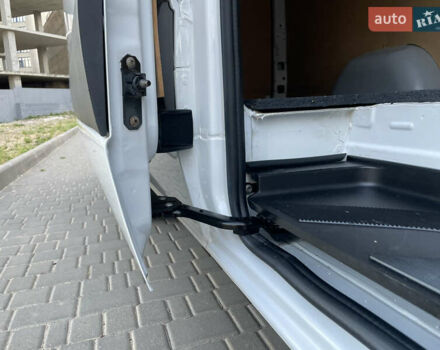 Белый Мерседес Sprinter, объемом двигателя 2 л и пробегом 195 тыс. км за 26900 $, фото 57 на Automoto.ua