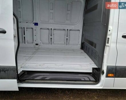 Белый Мерседес Sprinter, объемом двигателя 0 л и пробегом 207 тыс. км за 22600 $, фото 20 на Automoto.ua