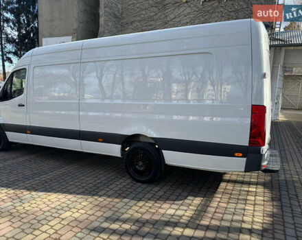 Белый Мерседес Sprinter, объемом двигателя 2.99 л и пробегом 200 тыс. км за 45500 $, фото 3 на Automoto.ua