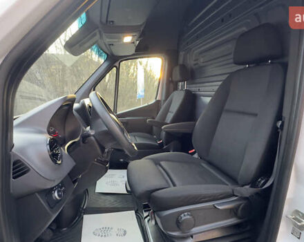 Белый Мерседес Sprinter, объемом двигателя 2.2 л и пробегом 257 тыс. км за 29039 $, фото 63 на Automoto.ua