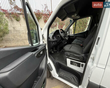 Белый Мерседес Sprinter, объемом двигателя 2 л и пробегом 240 тыс. км за 25999 $, фото 33 на Automoto.ua