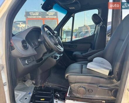 Белый Мерседес Sprinter, объемом двигателя 3 л и пробегом 277 тыс. км за 23500 $, фото 3 на Automoto.ua