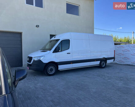 Белый Мерседес Sprinter, объемом двигателя 2 л и пробегом 246 тыс. км за 27550 $, фото 3 на Automoto.ua