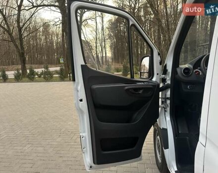 Белый Мерседес Sprinter, объемом двигателя 2 л и пробегом 244 тыс. км за 29300 $, фото 7 на Automoto.ua