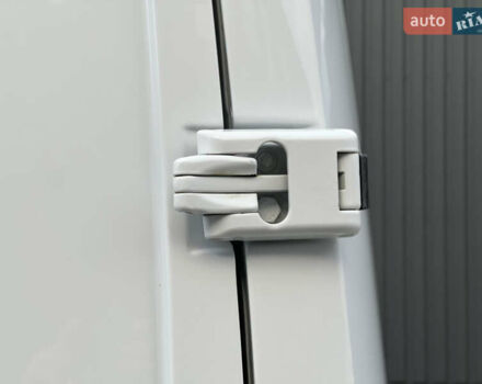 Білий Мерседес Sprinter, об'ємом двигуна 2.2 л та пробігом 253 тис. км за 24500 $, фото 59 на Automoto.ua