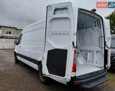 Белый Мерседес Sprinter, объемом двигателя 0 л и пробегом 207 тыс. км за 22600 $, фото 24 на Automoto.ua