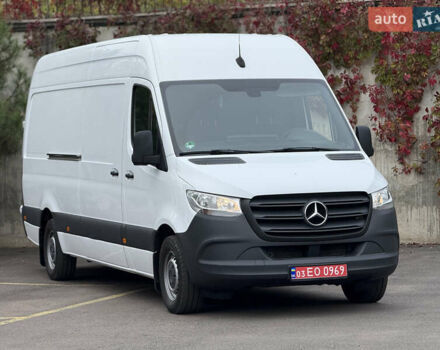 Белый Мерседес Sprinter, объемом двигателя 2 л и пробегом 240 тыс. км за 25999 $, фото 2 на Automoto.ua