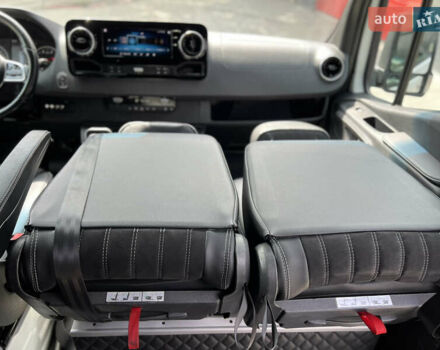Белый Мерседес Sprinter, объемом двигателя 3 л и пробегом 121 тыс. км за 68715 $, фото 28 на Automoto.ua