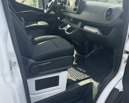 Белый Мерседес Sprinter, объемом двигателя 1.95 л и пробегом 320 тыс. км за 28500 $, фото 13 на Automoto.ua