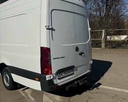 Белый Мерседес Sprinter, объемом двигателя 2.99 л и пробегом 292 тыс. км за 60258 $, фото 1 на Automoto.ua