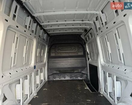 Белый Мерседес Sprinter, объемом двигателя 2 л и пробегом 311 тыс. км за 23900 $, фото 5 на Automoto.ua