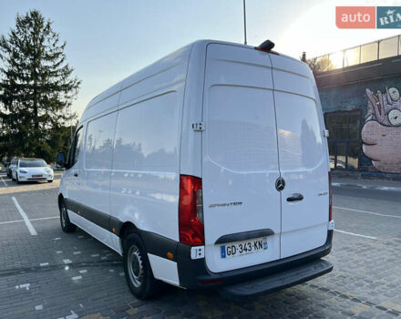 Белый Мерседес Sprinter, объемом двигателя 2 л и пробегом 111 тыс. км за 25999 $, фото 4 на Automoto.ua