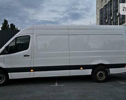 Белый Мерседес Sprinter, объемом двигателя 2.2 л и пробегом 490 тыс. км за 25990 $, фото 2 на Automoto.ua