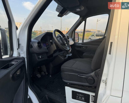 Білий Мерседес Sprinter, об'ємом двигуна 2.14 л та пробігом 332 тис. км за 21863 $, фото 41 на Automoto.ua