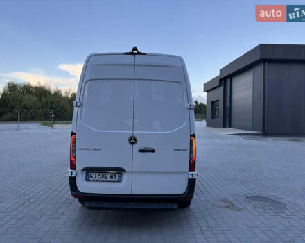Белый Мерседес Sprinter, объемом двигателя 0 л и пробегом 136 тыс. км за 29999 $, фото 7 на Automoto.ua