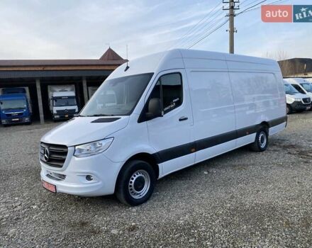 Белый Мерседес Sprinter, объемом двигателя 2.2 л и пробегом 160 тыс. км за 25999 $, фото 3 на Automoto.ua