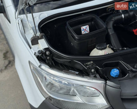 Белый Мерседес Sprinter, объемом двигателя 2.2 л и пробегом 196 тыс. км за 25900 $, фото 25 на Automoto.ua