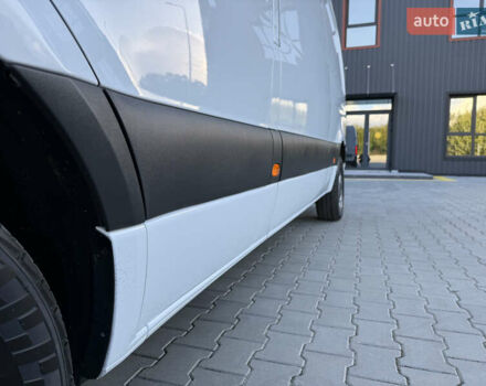 Белый Мерседес Sprinter, объемом двигателя 0 л и пробегом 136 тыс. км за 29999 $, фото 32 на Automoto.ua