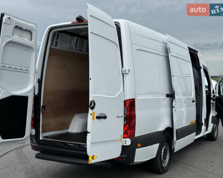Белый Мерседес Sprinter, объемом двигателя 2.2 л и пробегом 220 тыс. км за 25900 $, фото 49 на Automoto.ua