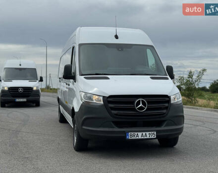 Белый Мерседес Sprinter, объемом двигателя 2.2 л и пробегом 220 тыс. км за 25900 $, фото 3 на Automoto.ua