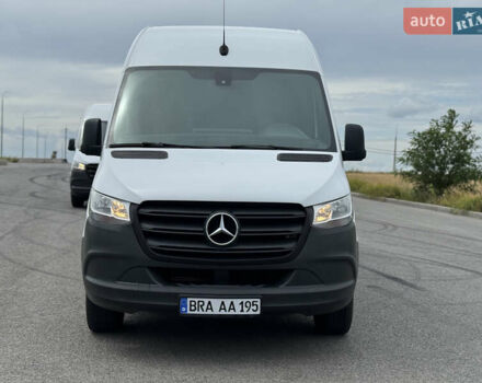 Белый Мерседес Sprinter, объемом двигателя 2.2 л и пробегом 220 тыс. км за 25900 $, фото 4 на Automoto.ua