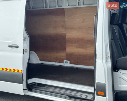 Белый Мерседес Sprinter, объемом двигателя 2.2 л и пробегом 220 тыс. км за 25900 $, фото 33 на Automoto.ua