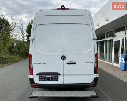 Белый Мерседес Sprinter, объемом двигателя 2 л и пробегом 242 тыс. км за 31300 $, фото 4 на Automoto.ua