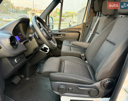 Белый Мерседес Sprinter, объемом двигателя 3 л и пробегом 87 тыс. км за 35555 $, фото 87 на Automoto.ua