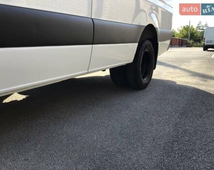 Белый Мерседес Sprinter, объемом двигателя 2.99 л и пробегом 380 тыс. км за 49142 $, фото 13 на Automoto.ua